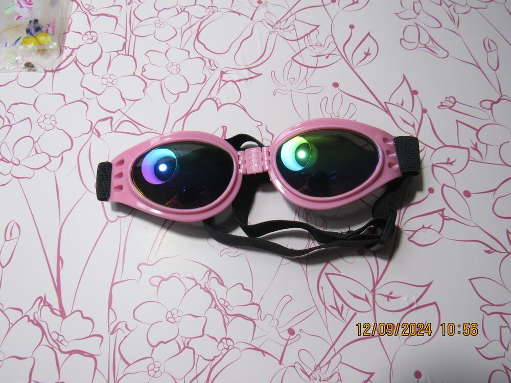 New Pink Doggles Sunglasses/Goggles for Large Breed Dogs
